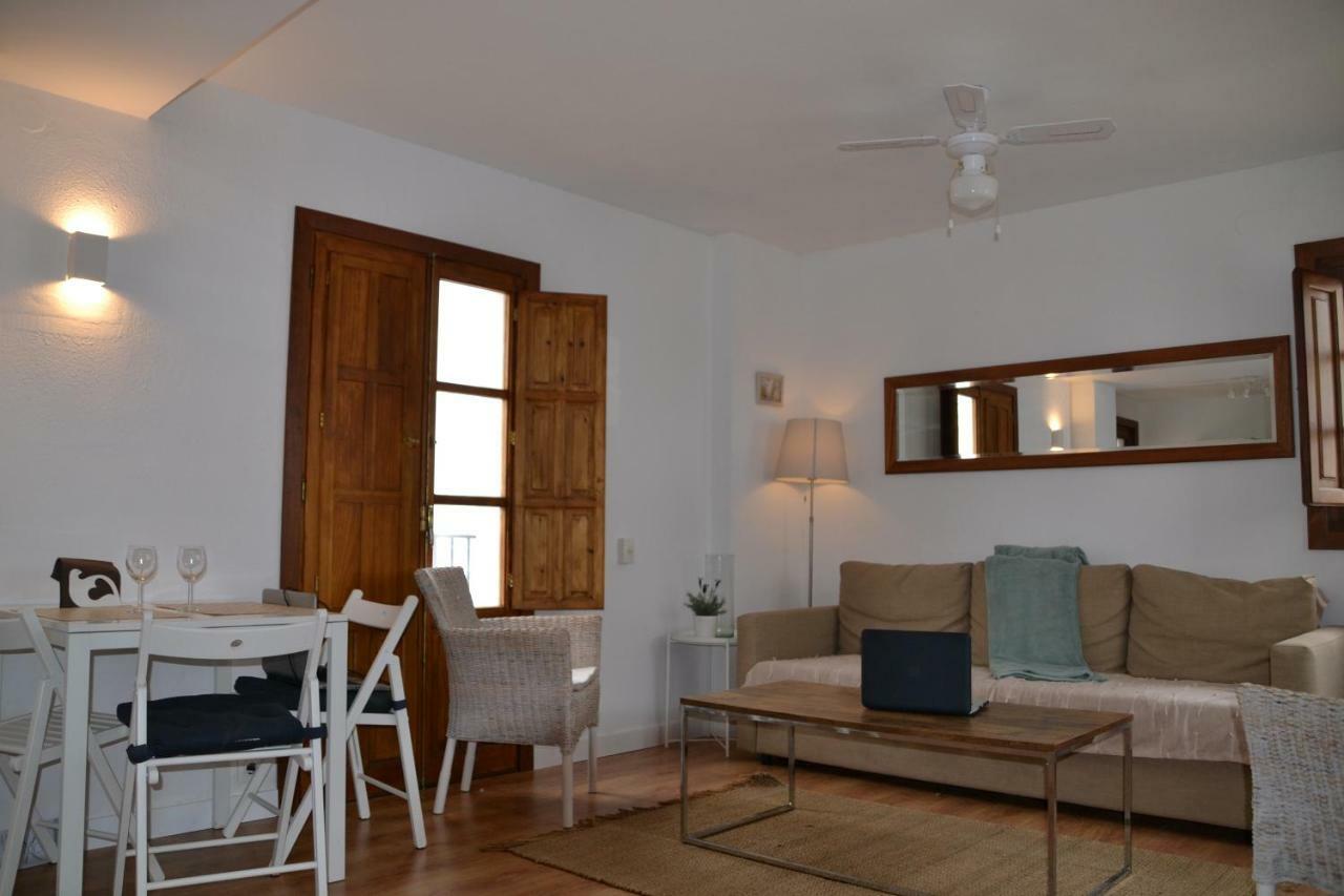 Duquesa Puerto Apartment มานิลบา ภายนอก รูปภาพ