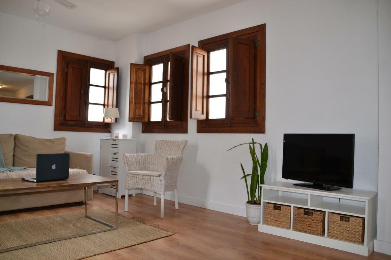 Duquesa Puerto Apartment มานิลบา ภายนอก รูปภาพ